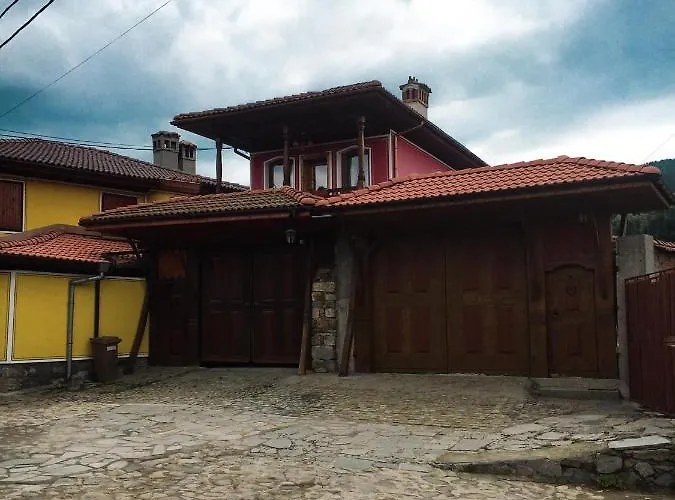 за гости бащино огнище Konukevi Koprivştitsa