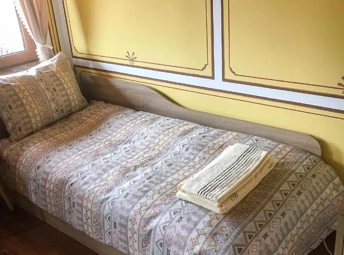 за гости бащино огнище